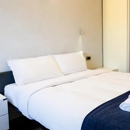 Eppi Place Apartamento